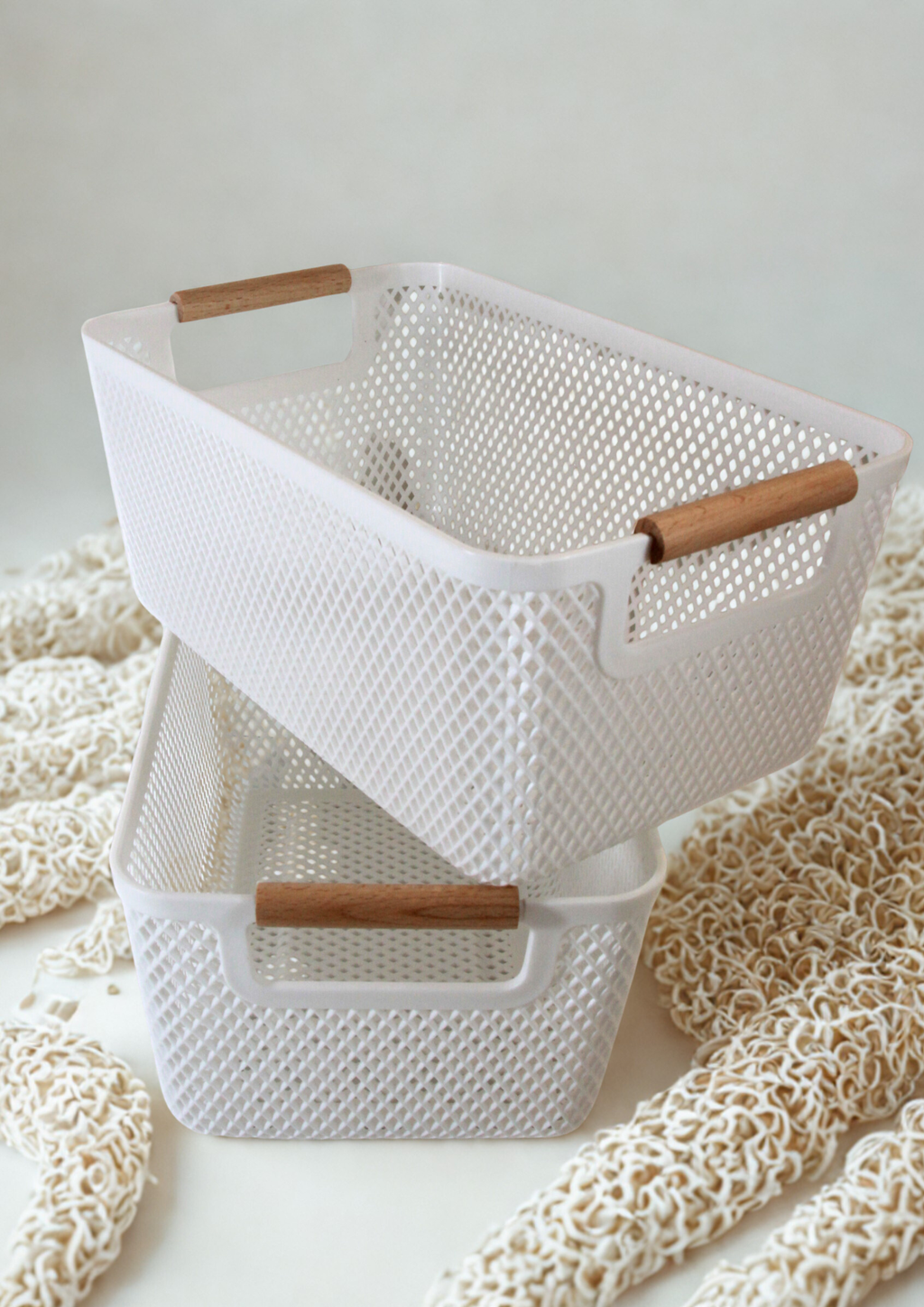 Multifunktionaler Kunststoff-Aufbewahrungskorb mit Holzgriffen "Anja"